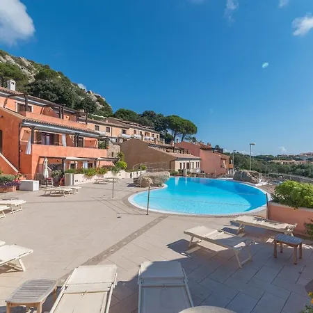 C 207 Puntavilla - Vista Piscina * La Maddalena (Sassari)