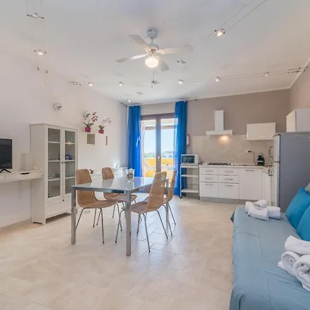 C 207 Puntavilla - Vista Piscina Apartamento *